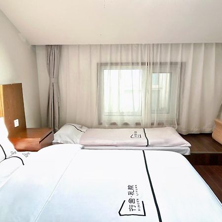 Xingshe Alley Courtyard Hotel Beijing Wangfujing Forbidden City Branch - Breakfast Included & English Speaking Reception & Free Wifi And Laundry Room & Hutong Culture & Cat-Keeping & Flower-Growing Terrace & One Day Tour Service & Free Coffee Exterior photo