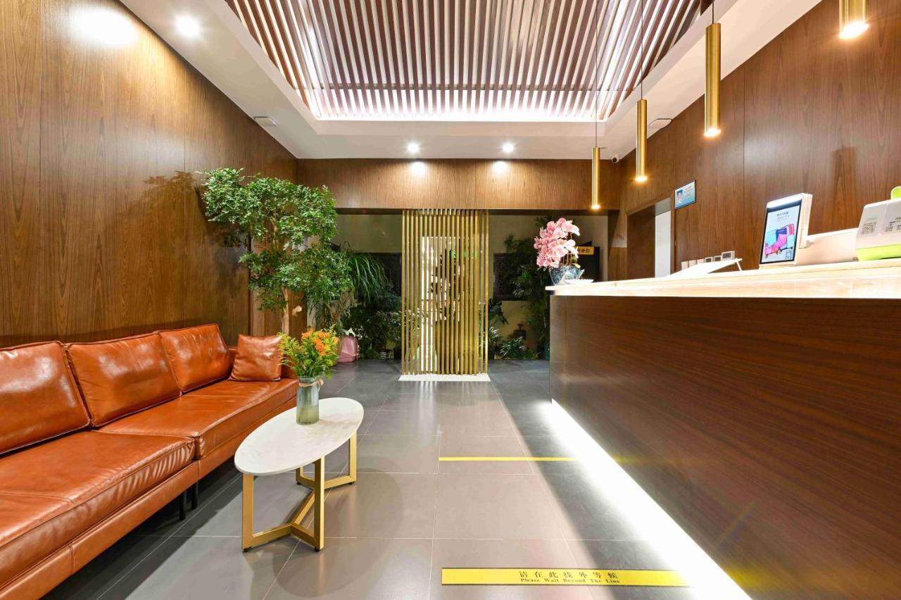 Xingshe Alley Courtyard Hotel Beijing Wangfujing Forbidden City Branch - Breakfast Included & English Speaking Reception & Free Wifi And Laundry Room & Hutong Culture & Cat-Keeping & Flower-Growing Terrace & One Day Tour Service & Free Coffee Exterior photo