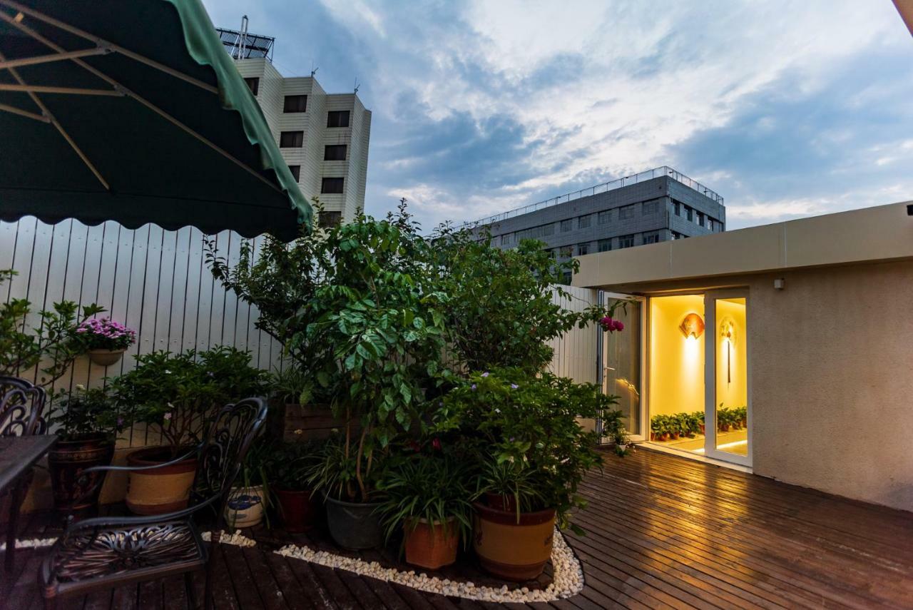 Xingshe Alley Courtyard Hotel Beijing Wangfujing Forbidden City Branch - Breakfast Included & English Speaking Reception & Free Wifi And Laundry Room & Hutong Culture & Cat-Keeping & Flower-Growing Terrace & One Day Tour Service & Free Coffee Exterior photo